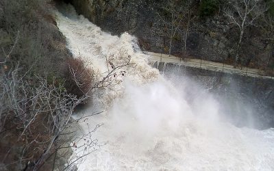 Le saut de la Drôme (claps) en crue exceptionnelle (10/2016)